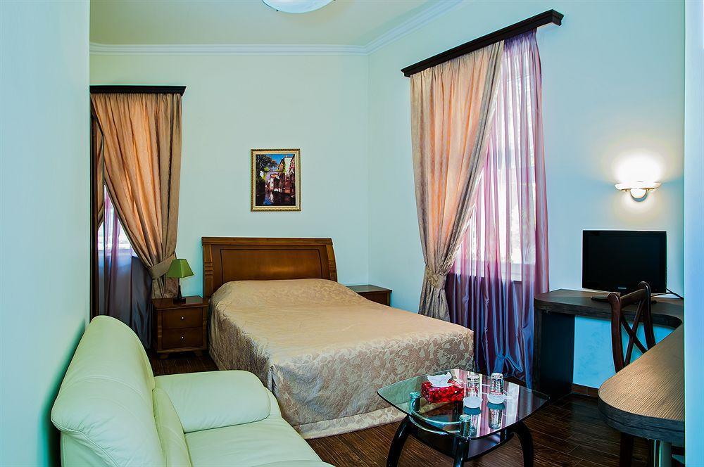 Yerevan Deluxe Hotel Dış mekan fotoğraf