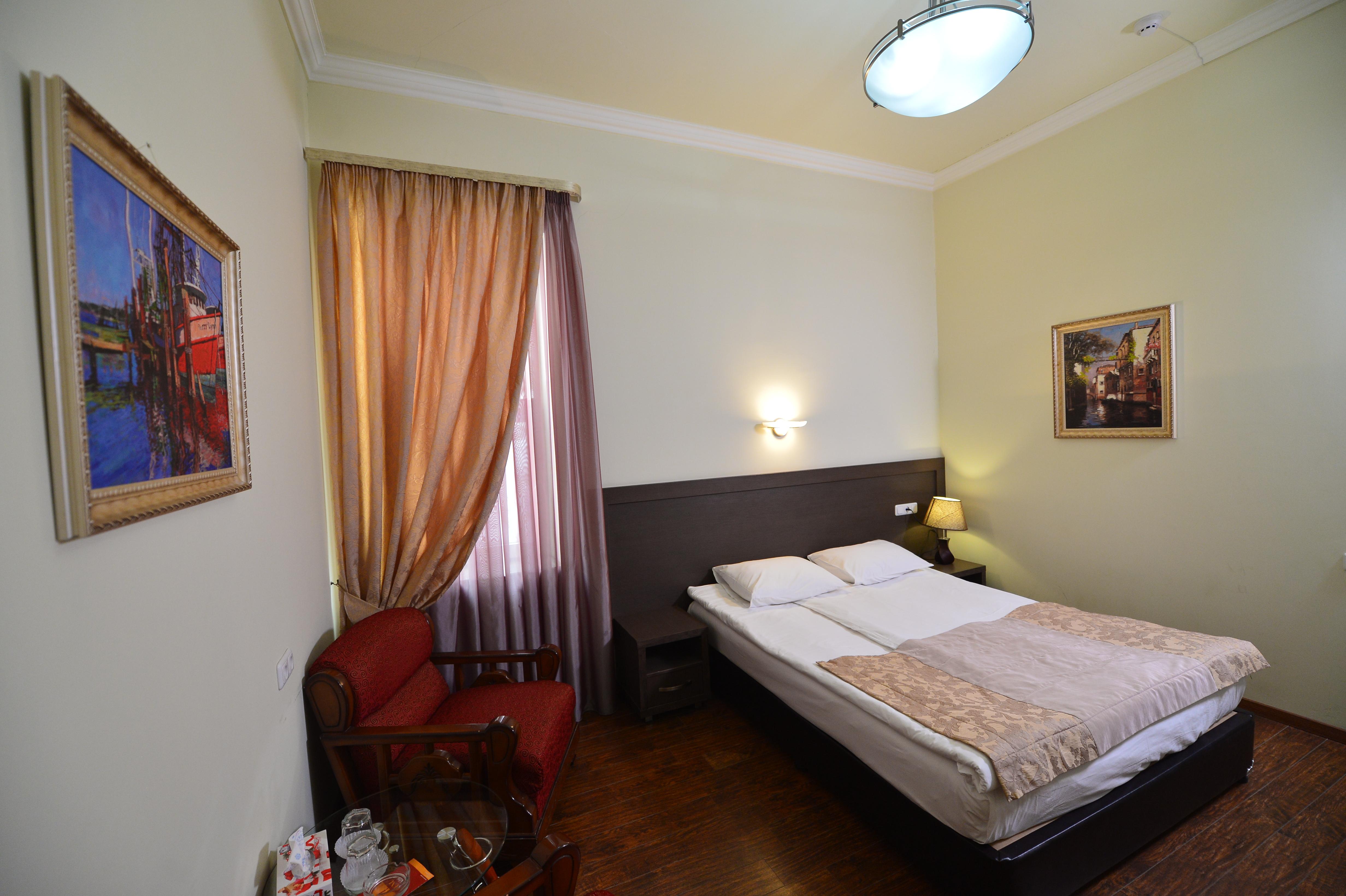 Yerevan Deluxe Hotel Dış mekan fotoğraf