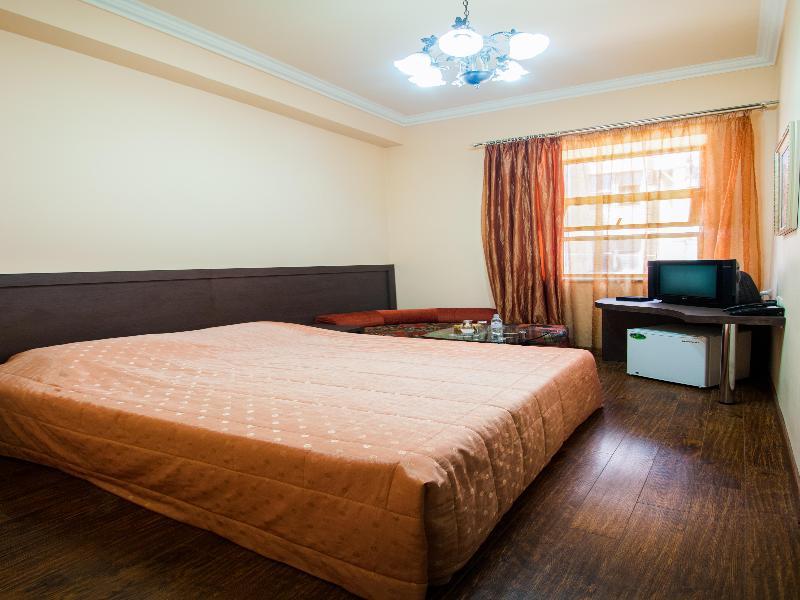 Yerevan Deluxe Hotel Dış mekan fotoğraf