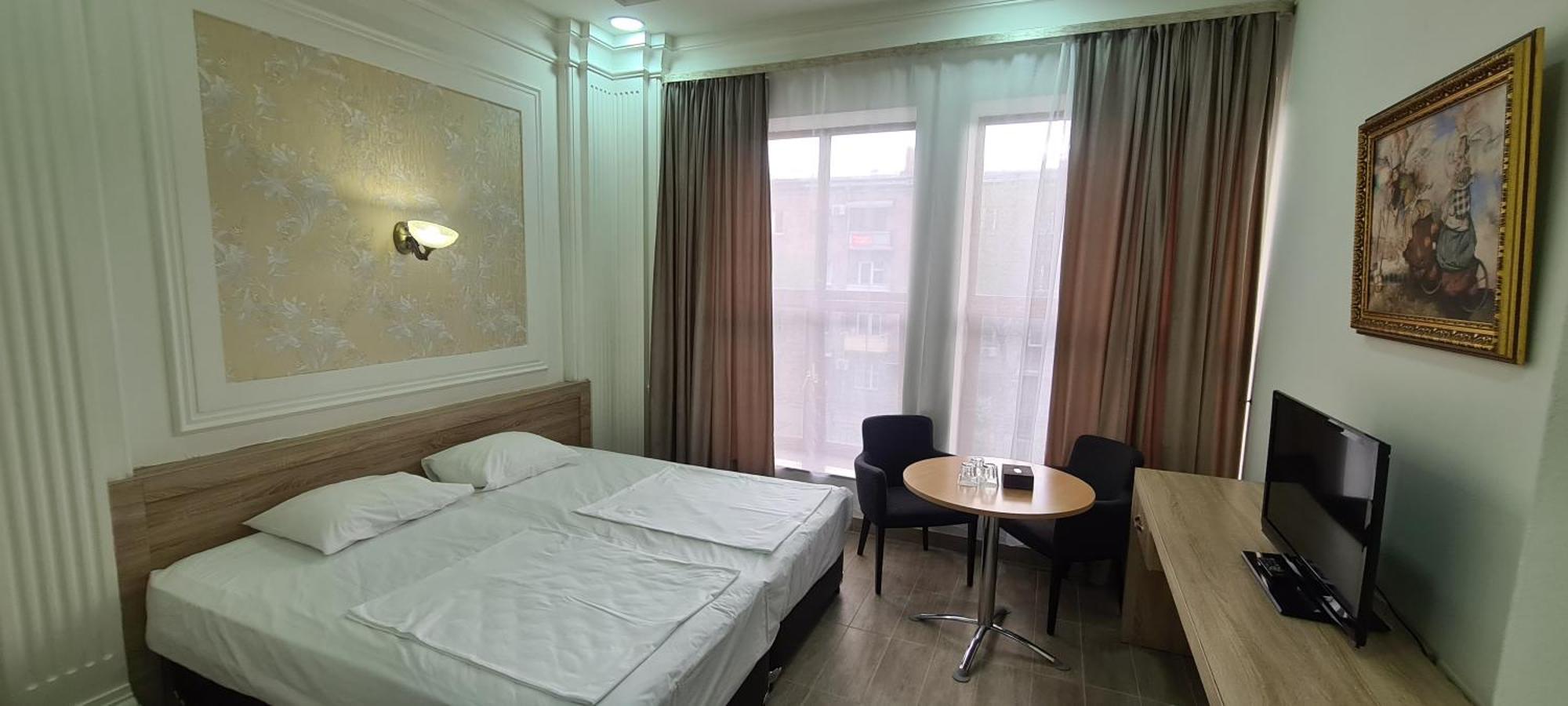 Yerevan Deluxe Hotel Dış mekan fotoğraf