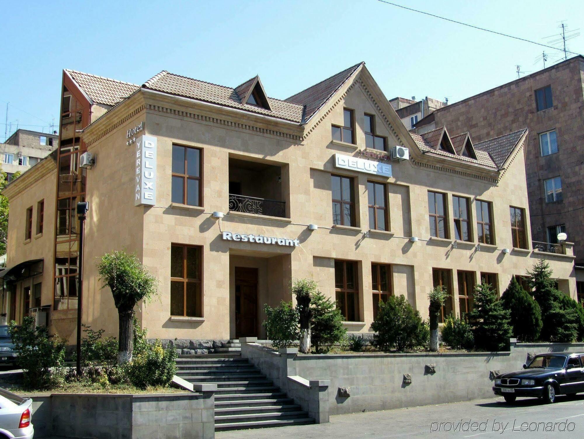 Yerevan Deluxe Hotel Dış mekan fotoğraf