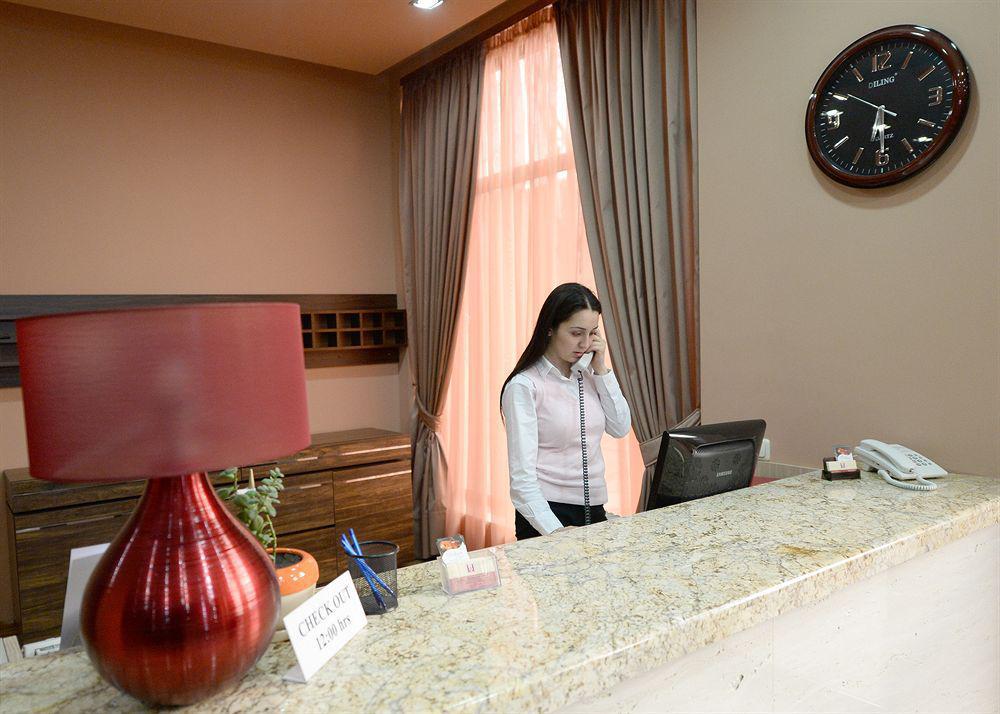 Yerevan Deluxe Hotel Dış mekan fotoğraf